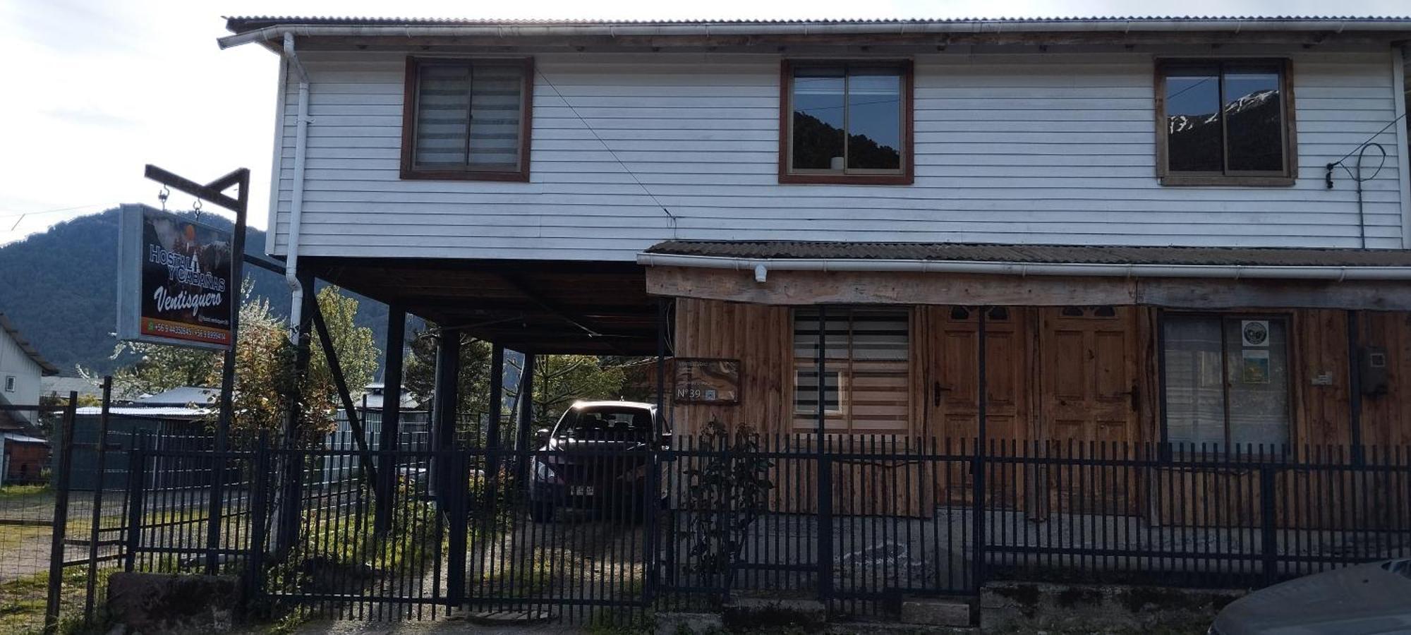 Hostal y Cabañas Ventisquero Puerto Puyuguapi Exterior foto